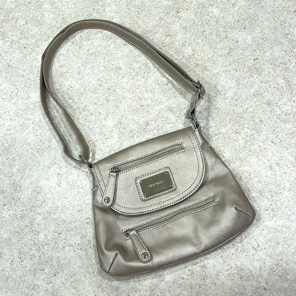NINE WEST FAUX LEATHER TAUPE METALLIC COLOR CROSSBODY BAG WITH SILVER HARDWARE - Picture 10 of 10